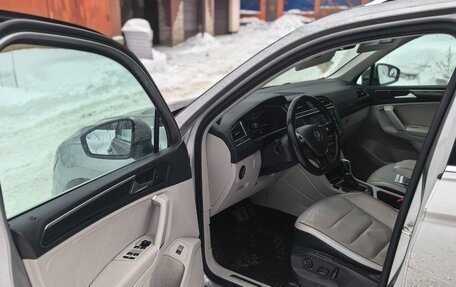 Volkswagen Tiguan II, 2018 год, 2 650 000 рублей, 6 фотография