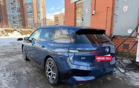 BMW iX, 2022 год, 7 000 000 рублей, 4 фотография