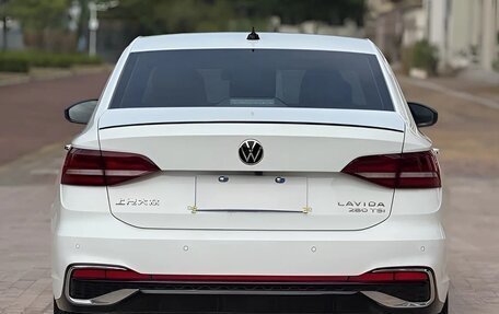 Volkswagen Lavida, 2022 год, 1 800 000 рублей, 6 фотография