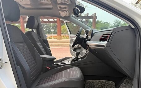 Volkswagen Lavida, 2022 год, 1 800 000 рублей, 21 фотография