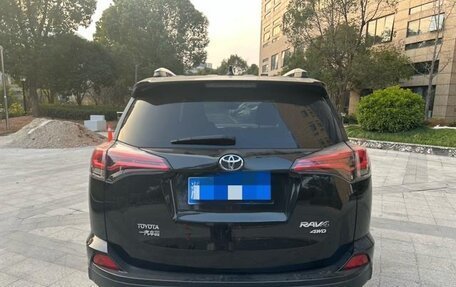 Toyota RAV4, 2019 год, 1 780 000 рублей, 5 фотография
