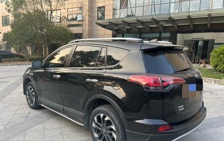 Toyota RAV4, 2019 год, 1 780 000 рублей, 4 фотография