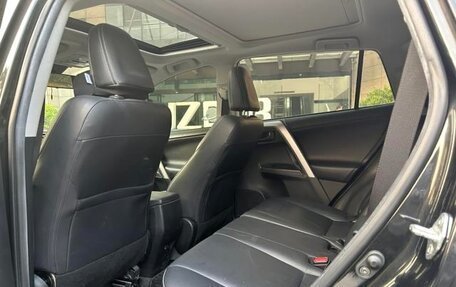 Toyota RAV4, 2019 год, 1 780 000 рублей, 9 фотография