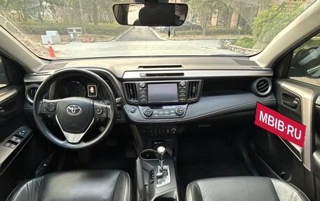 Toyota RAV4, 2019 год, 1 780 000 рублей, 8 фотография