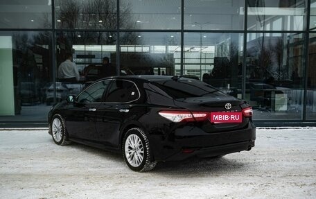 Toyota Camry, 2018 год, 2 849 000 рублей, 6 фотография