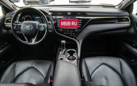 Toyota Camry, 2018 год, 2 849 000 рублей, 15 фотография