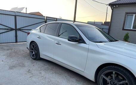 Infiniti Q50 I рестайлинг, 2014 год, 1 590 000 рублей, 3 фотография