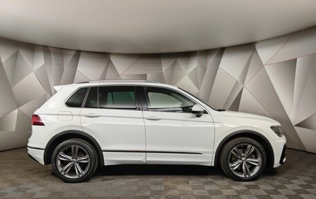Volkswagen Tiguan II, 2019 год, 2 643 000 рублей, 6 фотография