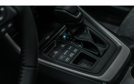 Toyota RAV4, 2025 год, 4 670 000 рублей, 24 фотография