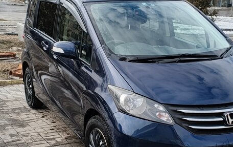Honda Freed I, 2010 год, 950 000 рублей, 4 фотография
