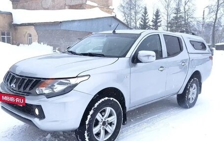 Mitsubishi L200 IV рестайлинг, 2017 год, 1 680 000 рублей, 8 фотография