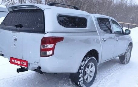 Mitsubishi L200 IV рестайлинг, 2017 год, 1 680 000 рублей, 4 фотография