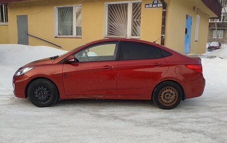 Hyundai Solaris II рестайлинг, 2012 год, 550 000 рублей, 3 фотография