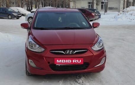 Hyundai Solaris II рестайлинг, 2012 год, 550 000 рублей, 5 фотография
