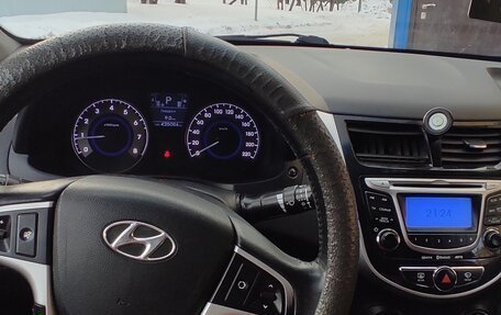 Hyundai Solaris II рестайлинг, 2012 год, 550 000 рублей, 11 фотография