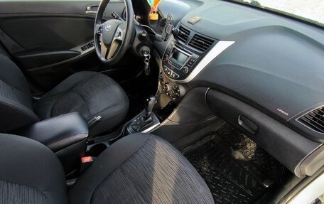 Hyundai Solaris II рестайлинг, 2015 год, 860 000 рублей, 12 фотография