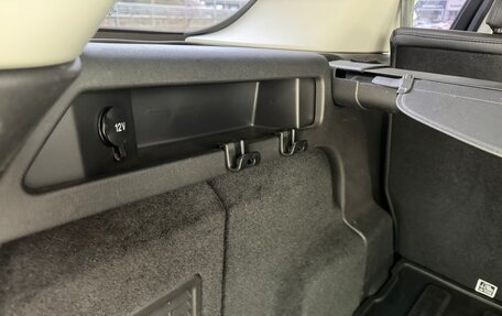 Land Rover Discovery Sport I рестайлинг, 2017 год, 2 840 000 рублей, 32 фотография