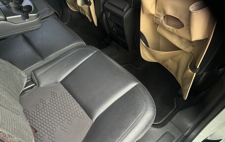 Land Rover Discovery Sport I рестайлинг, 2017 год, 2 840 000 рублей, 25 фотография