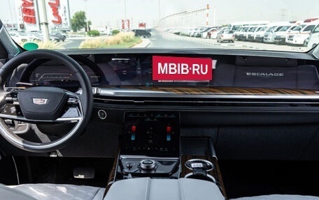 Cadillac Escalade V, 2025 год, 19 930 000 рублей, 18 фотография