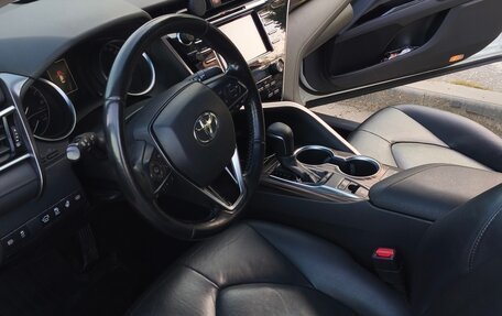 Toyota Camry, 2019 год, 1 900 000 рублей, 11 фотография