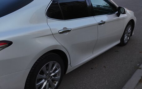 Toyota Camry, 2019 год, 1 900 000 рублей, 4 фотография