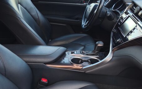 Toyota Camry, 2019 год, 1 900 000 рублей, 13 фотография