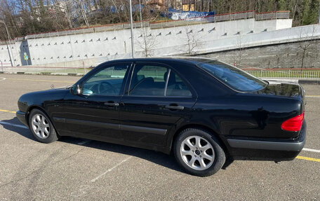 Mercedes-Benz E-Класс, 1997 год, 666 000 рублей, 4 фотография