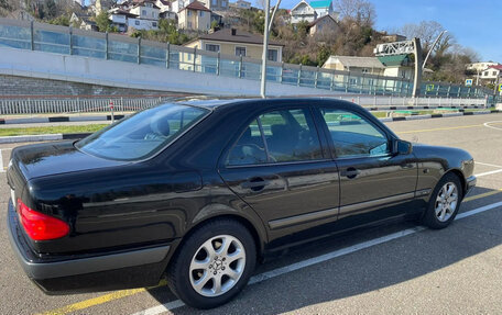 Mercedes-Benz E-Класс, 1997 год, 666 000 рублей, 10 фотография