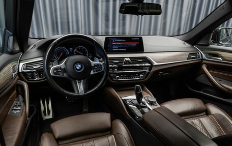 BMW 5 серия, 2018 год, 3 899 000 рублей, 13 фотография