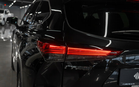 Toyota Highlander, 2025 год, 5 500 000 рублей, 32 фотография