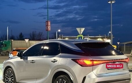 Lexus RX IV рестайлинг, 2023 год, 5 630 000 рублей, 8 фотография