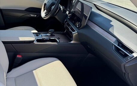 Lexus RX IV рестайлинг, 2023 год, 5 630 000 рублей, 16 фотография