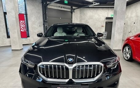 BMW 5 серия, 2023 год, 9 200 000 рублей, 2 фотография