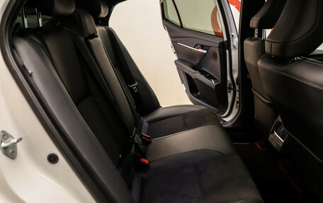 Toyota Camry, 2024 год, 3 990 000 рублей, 19 фотография