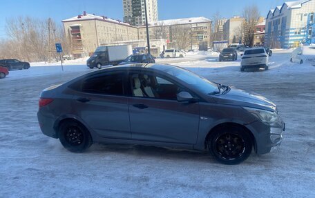 Hyundai Solaris II рестайлинг, 2015 год, 390 000 рублей, 5 фотография