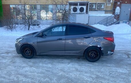 Hyundai Solaris II рестайлинг, 2015 год, 390 000 рублей, 4 фотография