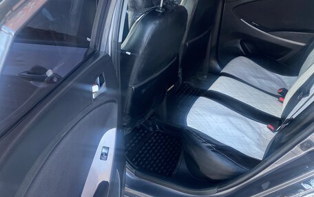 Hyundai Solaris II рестайлинг, 2015 год, 390 000 рублей, 9 фотография