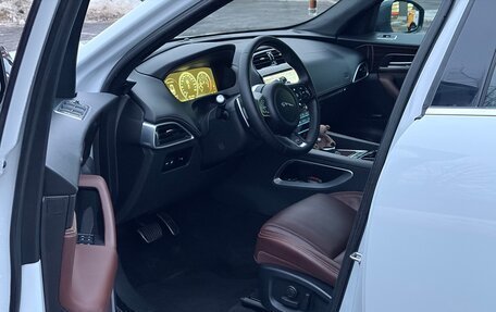 Jaguar F-Pace, 2016 год, 2 700 000 рублей, 16 фотография