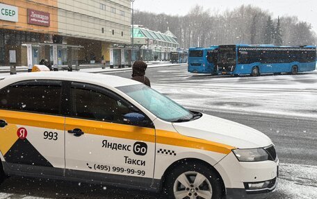 Skoda Rapid I, 2019 год, 900 000 рублей, 5 фотография