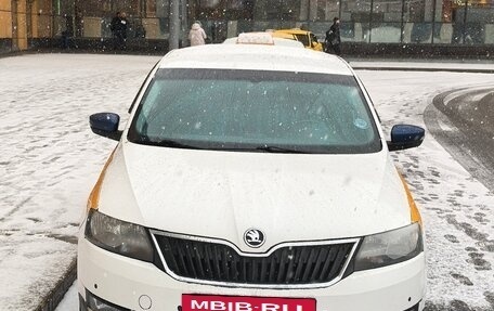 Skoda Rapid I, 2019 год, 900 000 рублей, 6 фотография