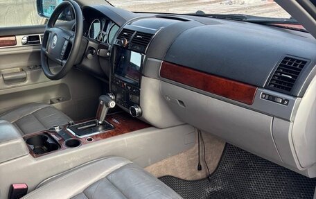 Volkswagen Touareg III, 2005 год, 850 000 рублей, 3 фотография