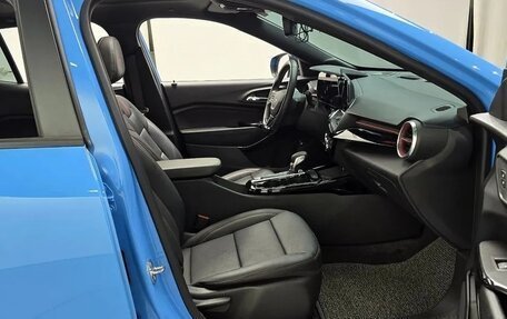 Chevrolet Trax, 2023 год, 1 950 000 рублей, 8 фотография