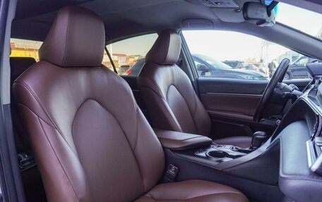 Toyota Camry, 2018 год, 2 730 000 рублей, 14 фотография