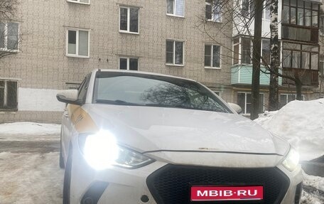 Hyundai Elantra VI рестайлинг, 2018 год, 950 000 рублей, 1 фотография