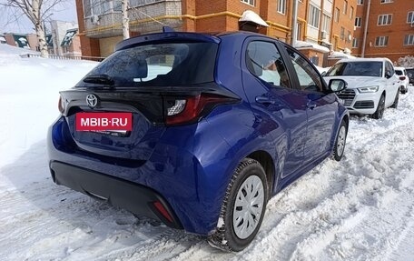Toyota Yaris, 2022 год, 1 560 000 рублей, 6 фотография