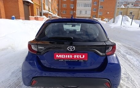 Toyota Yaris, 2022 год, 1 560 000 рублей, 7 фотография