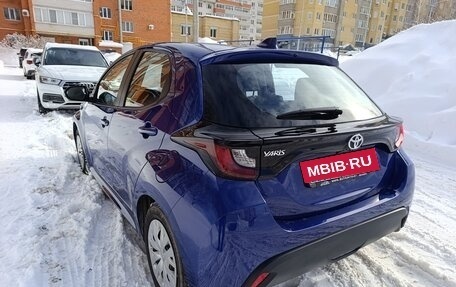 Toyota Yaris, 2022 год, 1 560 000 рублей, 8 фотография