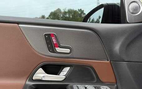 Mercedes-Benz GLB, 2023 год, 2 120 000 рублей, 11 фотография