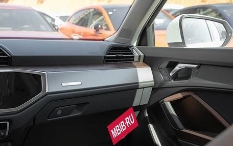 Audi Q3, 2022 год, 2 200 000 рублей, 10 фотография