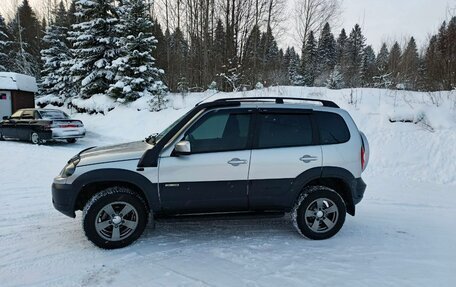Chevrolet Niva I рестайлинг, 2017 год, 730 000 рублей, 11 фотография